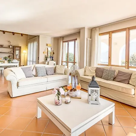 Vignola Sleeps 6 Pool Wifi *