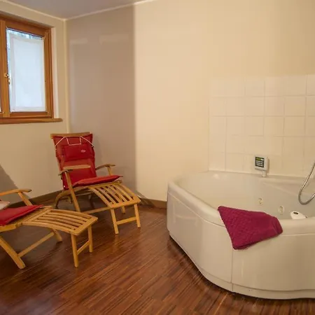 빌라 Vignola Sleeps 6 Pool Wifi 크레미아