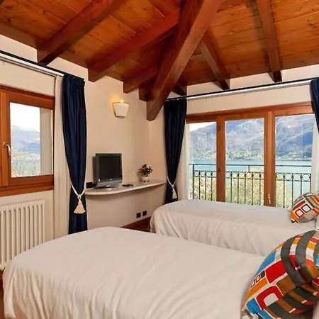 Vignola Sleeps 6 Pool Wifi Cremia
