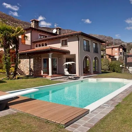 Vignola Sleeps 6 Pool Wifi Villa